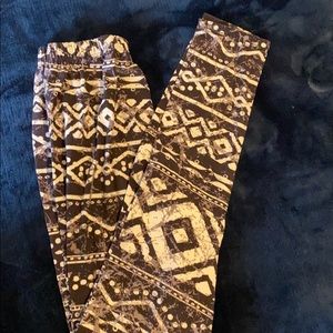 Super soft mauve purple patterned leggings